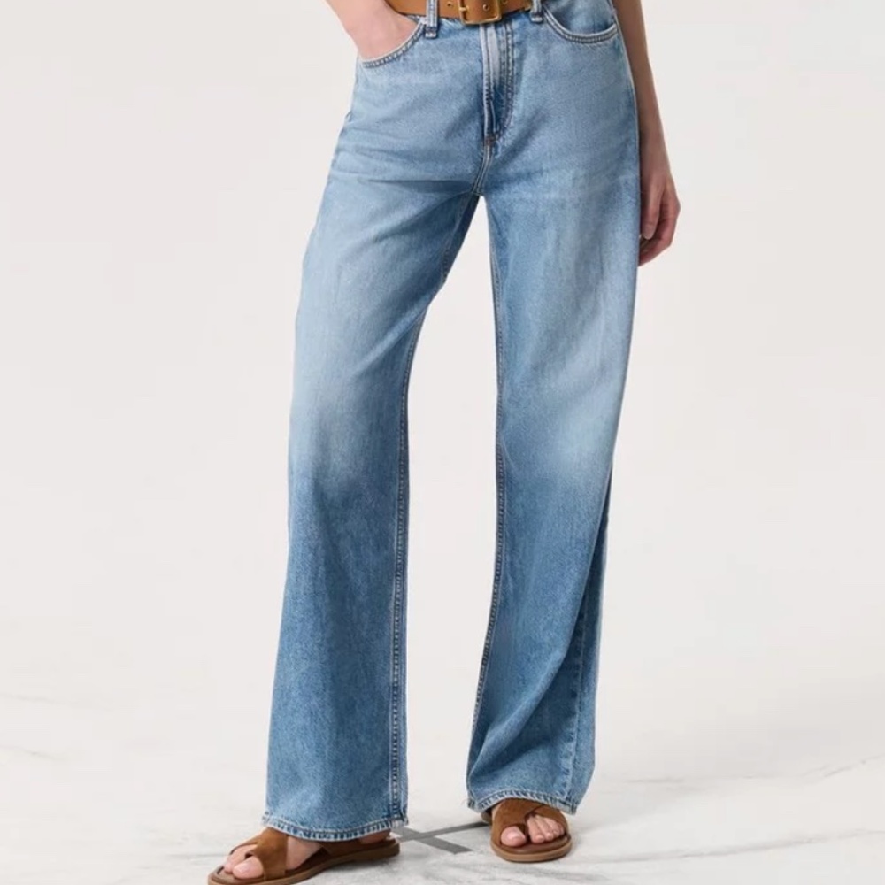 Rag & Bone Featherweight Logan Wide-Leg Jean, Size 27, 28 inch inseam.